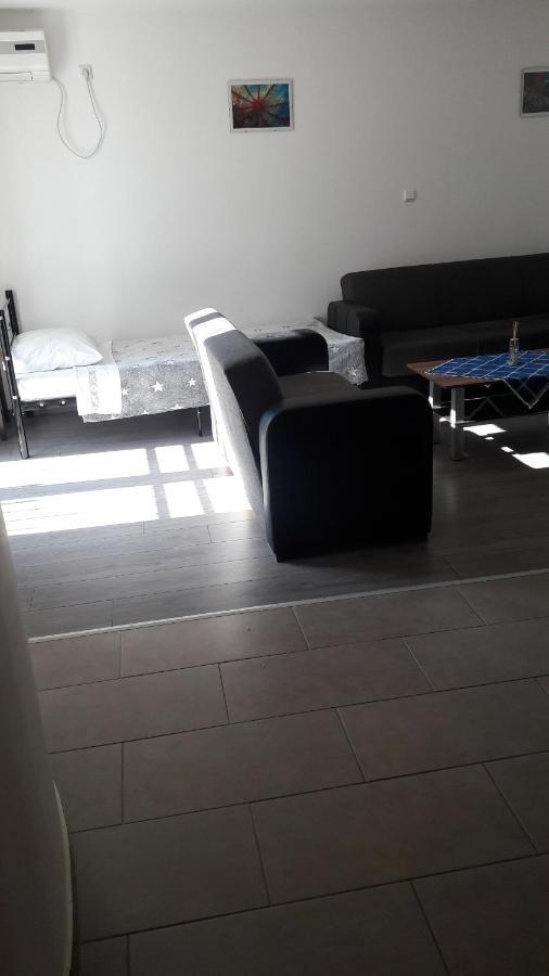 Apartmani Maric Selce Exterior photo
