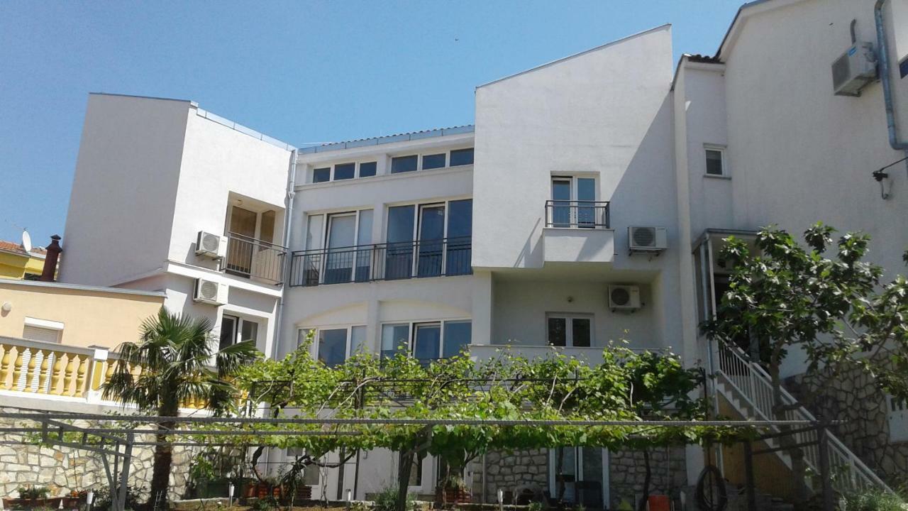Apartmani Maric Selce Exterior photo