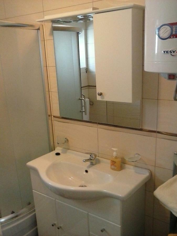 Apartmani Maric Selce Exterior photo